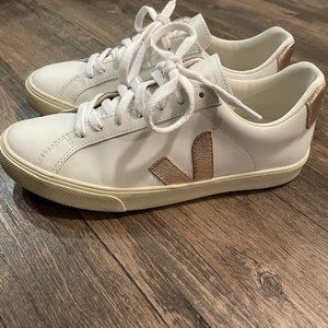 Veja Esplar Sneaker Extra-White Platine Size EU 38/US 7 Metallic